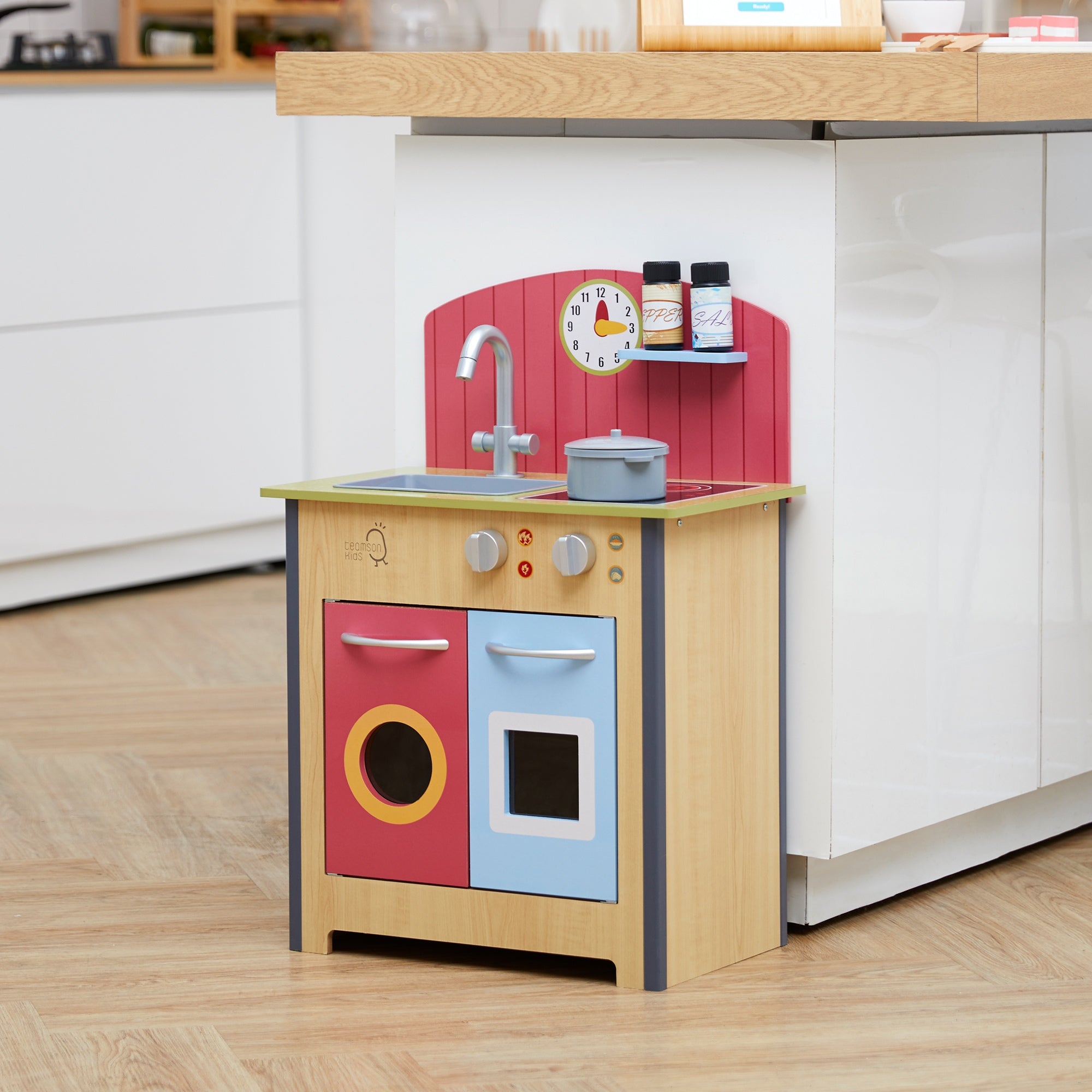 Porto Small Interactive Wooden Kitchen Playset & 4 Accessories