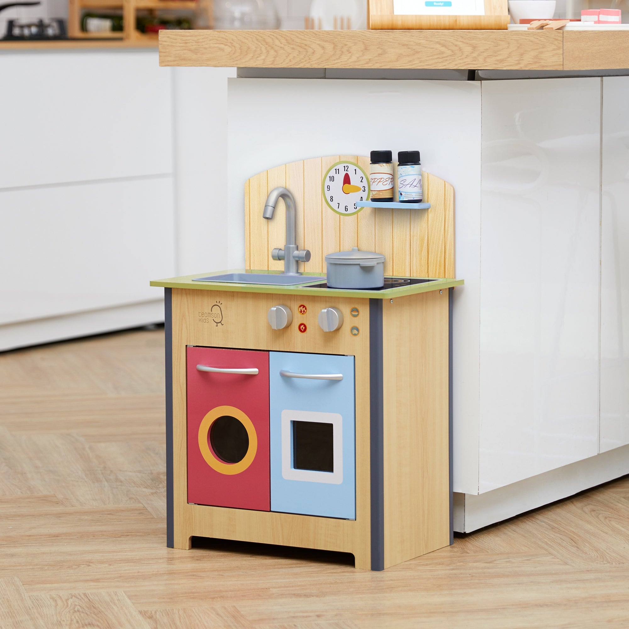 Porto Small Interactive Wooden Kitchen Playset & 4 Accessories