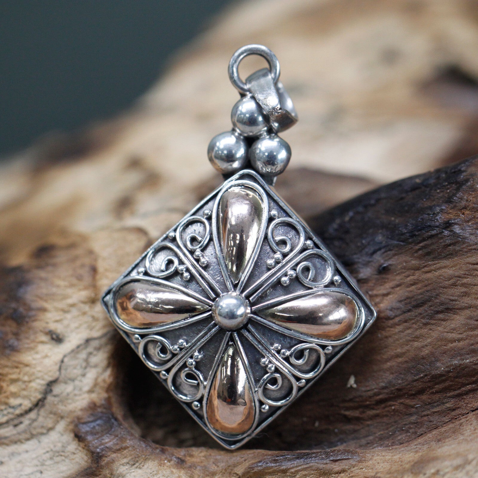 Silver & Gold Pendant - Square Drop - Per case: 1 Piece